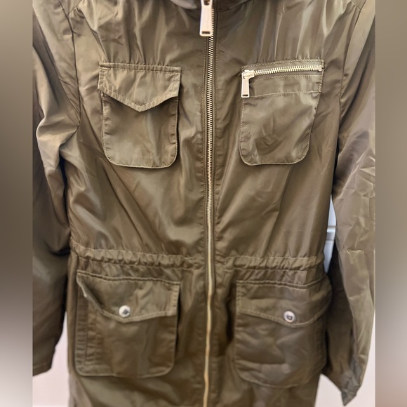 BCBG windbreaker size small - Picture 3 of 3